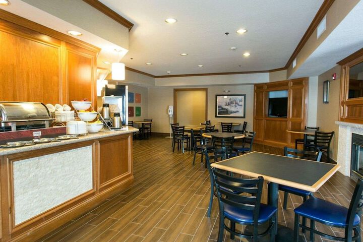 Comfort Suites Benton Harbor - St. Joseph