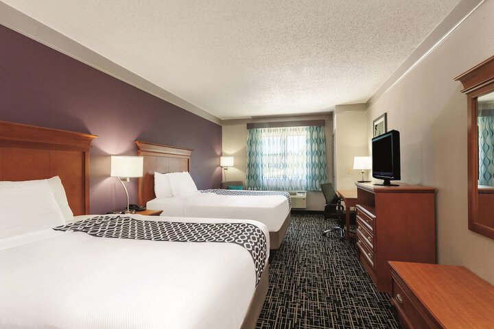 La Quinta Inn & Suites by Wyndham Jackson Airport / Pearl