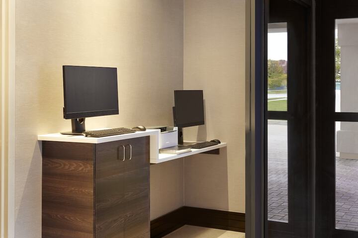 Business Center 33 of 37
