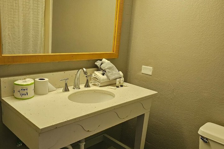 Room 50 of 75