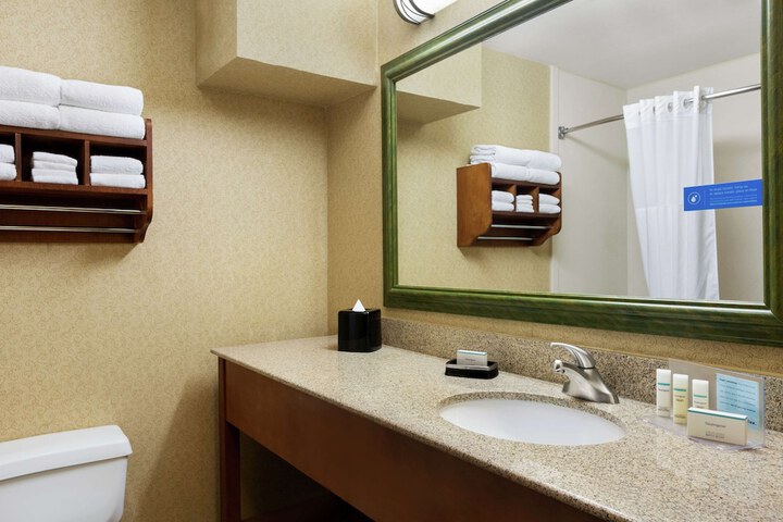 Room 9 of 27