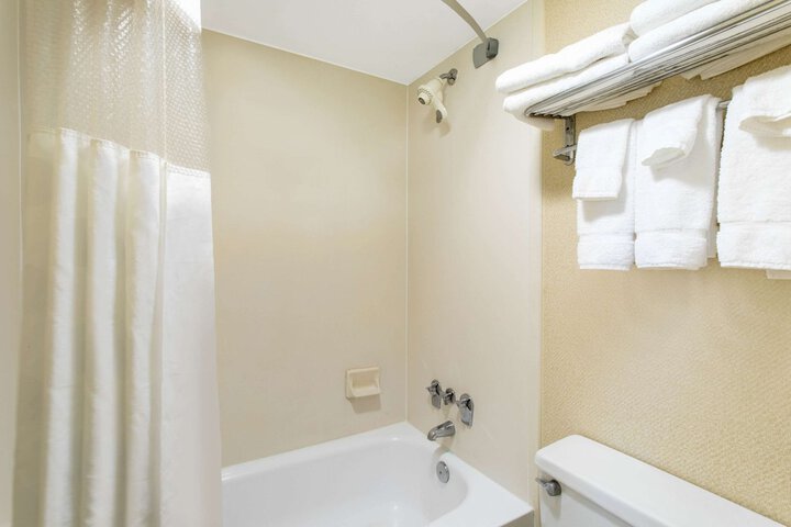 Room 15 of 18