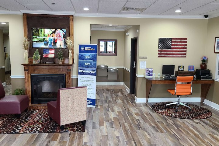 Business Center 13 of 13