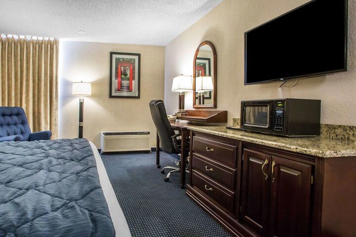 Quality Inn Schaumburg - Chicago near the Mall