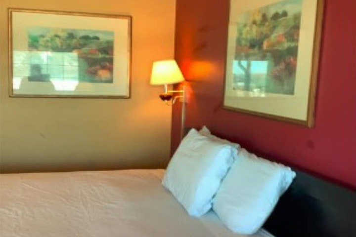 Room 12 of 33