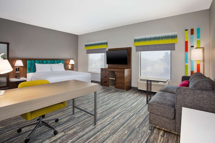 Room 28 of 46