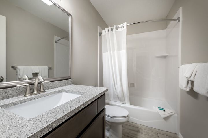 Family Getaway skiing Ice Castles & Golf Course 2204 2 Bedroom Apts by RedAwning