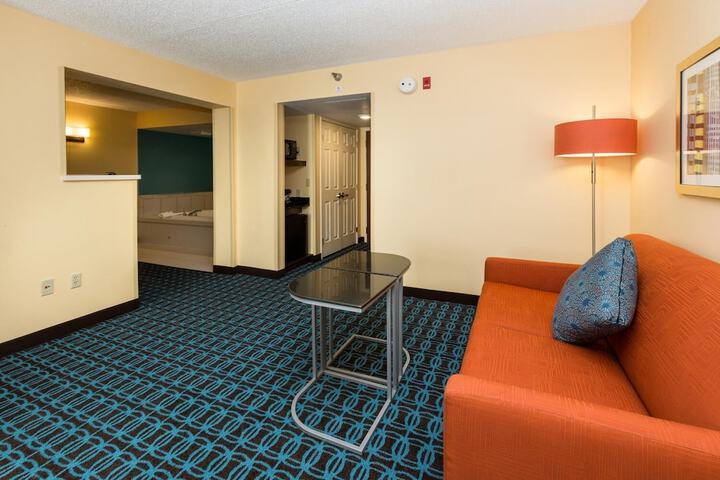 Room 25 of 43