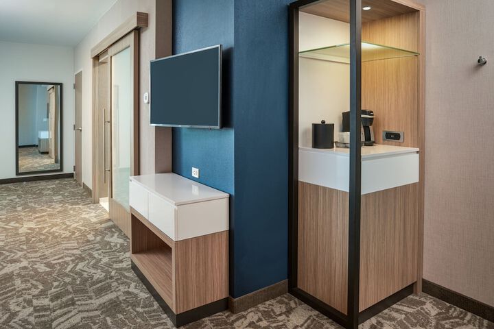 Room 8 of 22