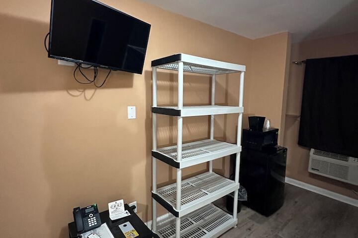 Room 16 of 22