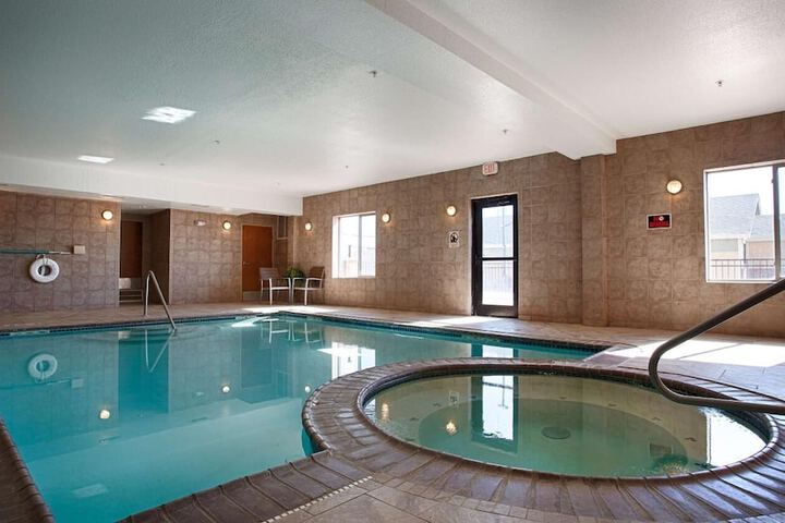 Pool 6 of 35