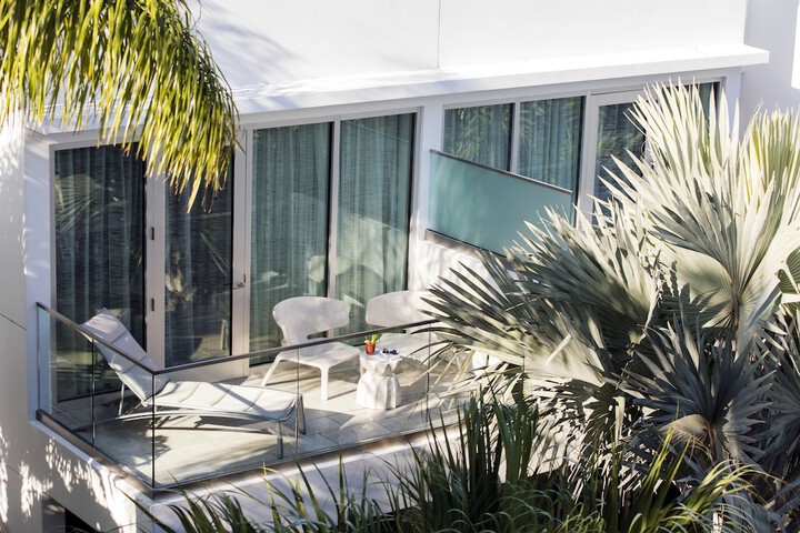 H2O Suites - Adults Only
