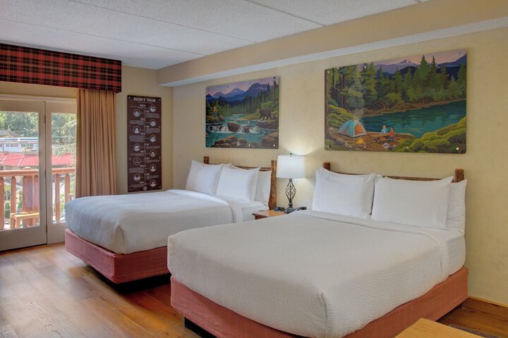 Bearskin Lodge on the River