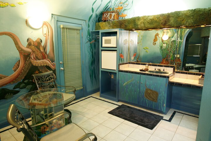 Room 32 of 62