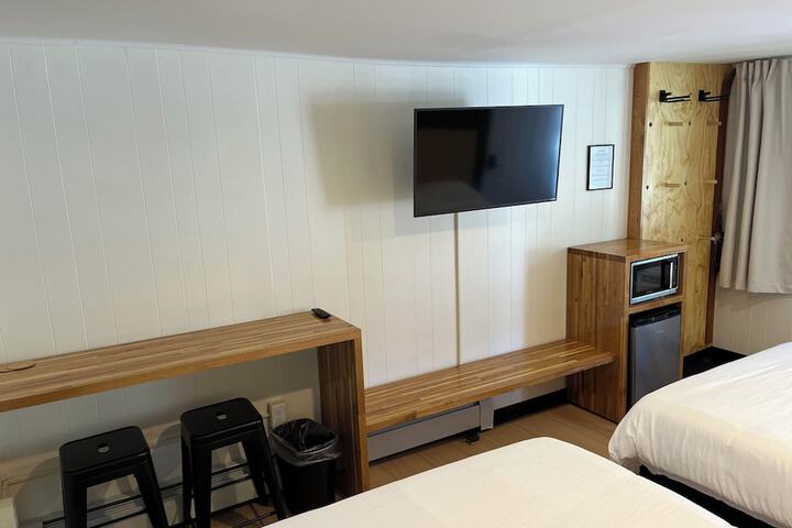 Happy Bear Motel