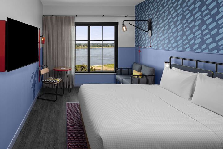 Room 22 of 35