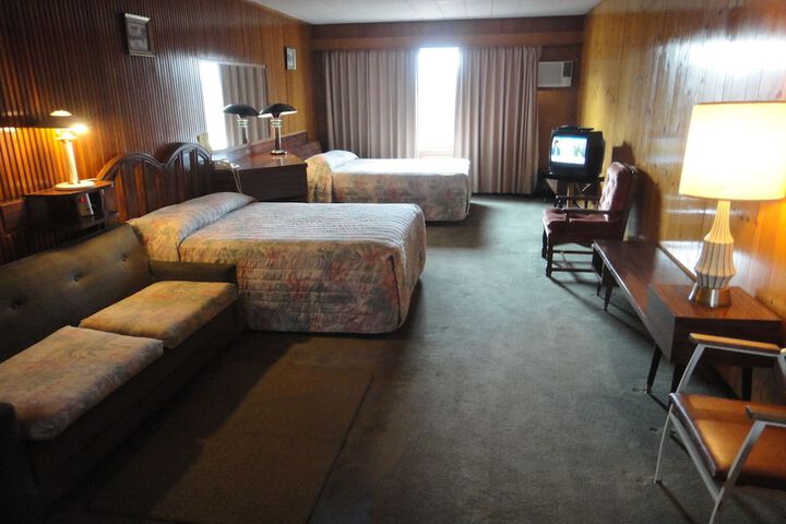Room 26 of 32