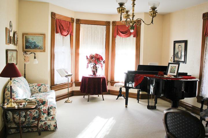 Room 17 of 24