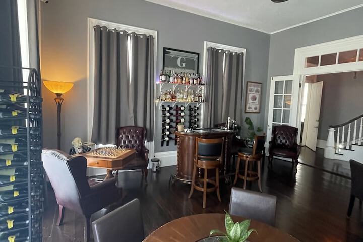 Lounge 151 of 171