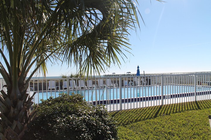 Pool 6 of 44