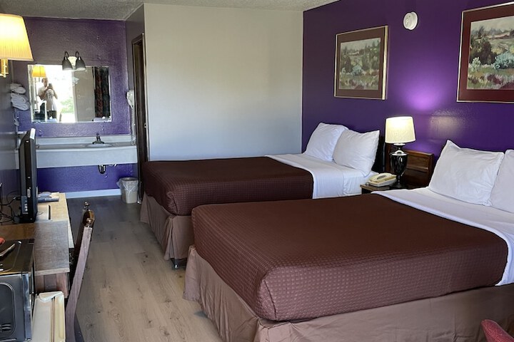 Room 34 of 84