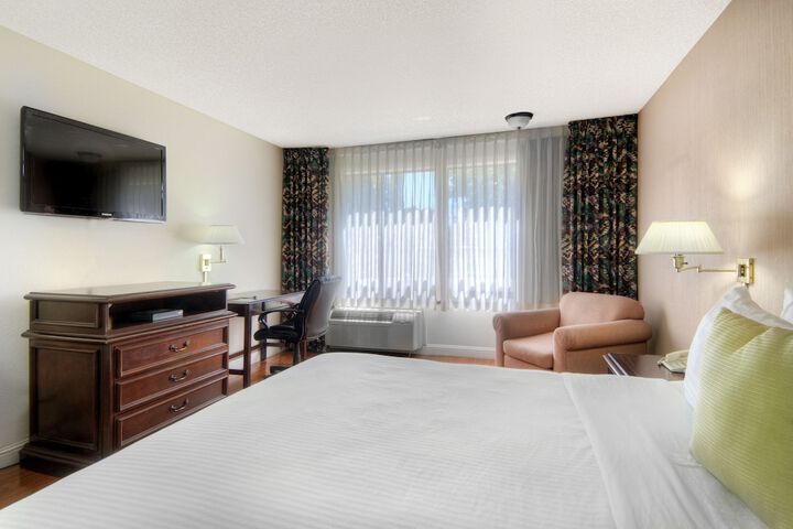 Room 16 of 46