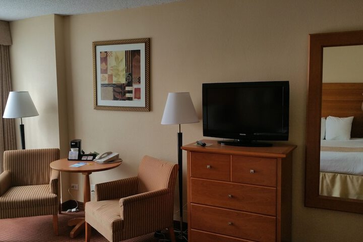 Room 34 of 62