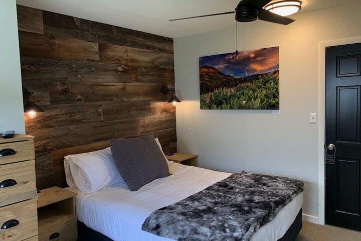 Room 19 of 64