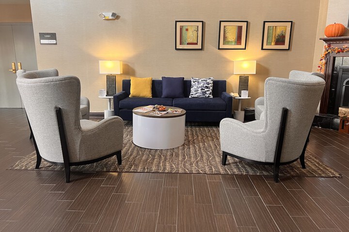 Comfort Suites Louisville Airport