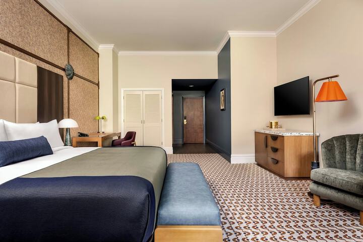 The Louie a Davenport Hotel, Autograph Collection