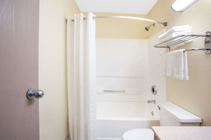 Room 15 of 15