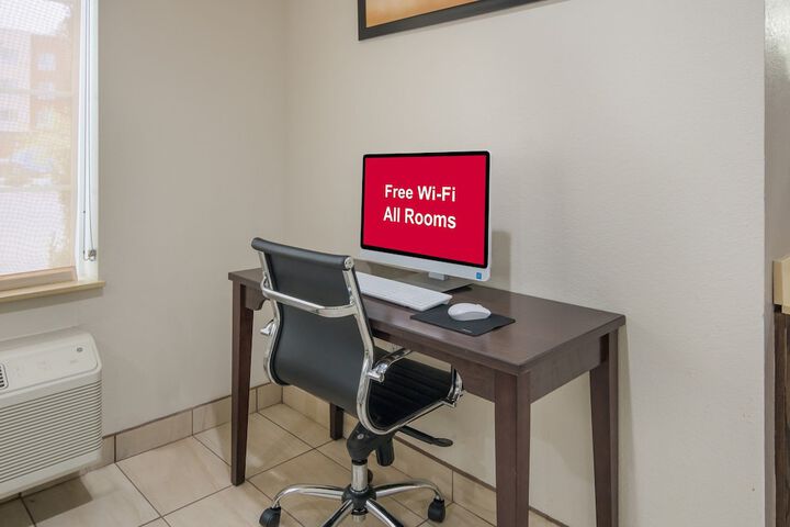 Business Center 33 of 33