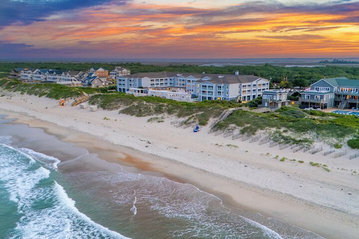 Hampton Inn & Suites Outer Banks / Corolla