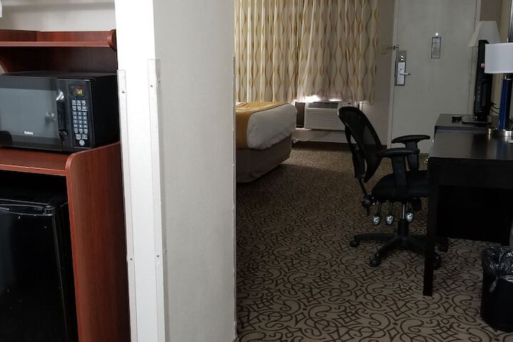 Days Inn & Suites by Wyndham Trinidad