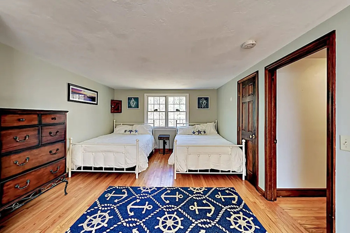 Quiet Family - 4 Br Home