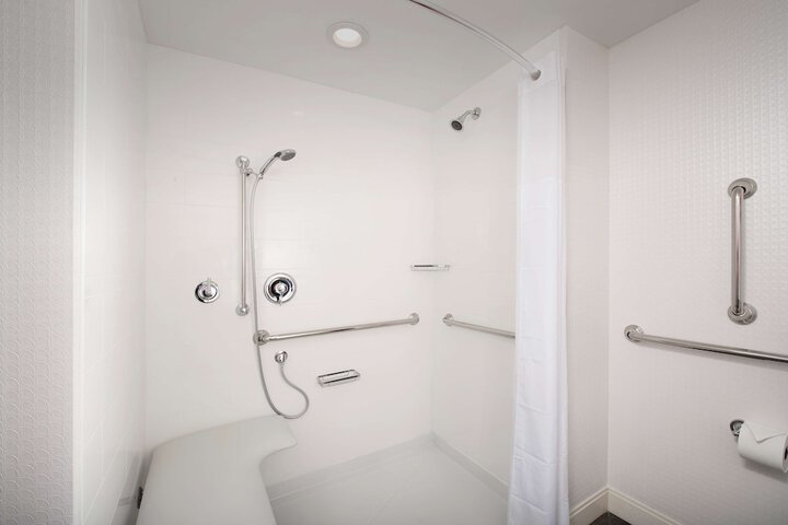 Room 10 of 31