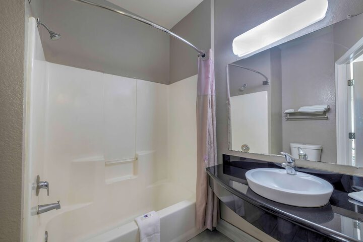 Room 15 of 27