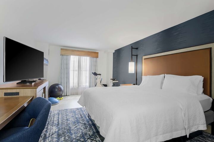 Room 37 of 62