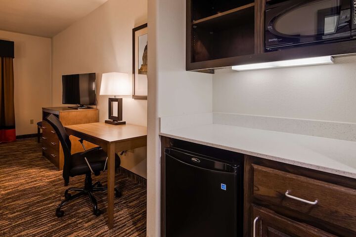 Best Western Plus Ardmore Inn & Suites