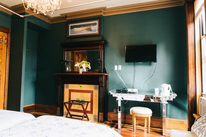 Room 46 of 61