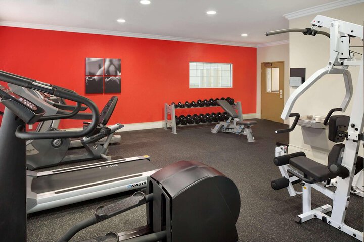 Country Inn & Suites by Radisson Champaign North, IL
