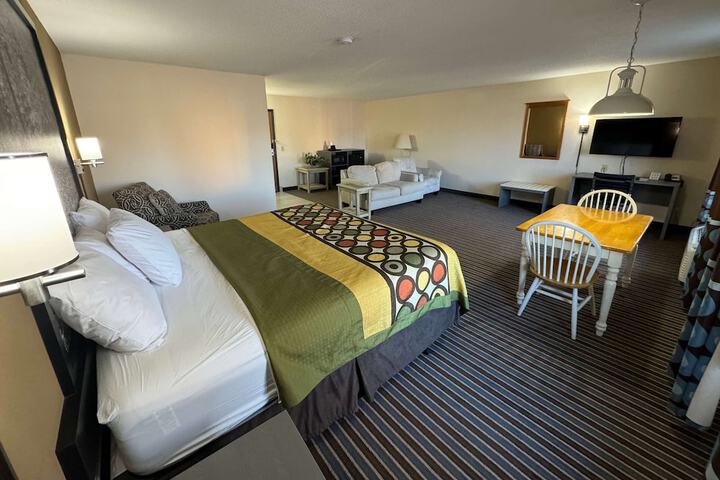 Room 11 of 35