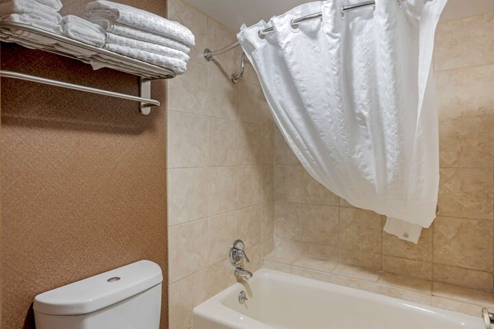 Room 32 of 45
