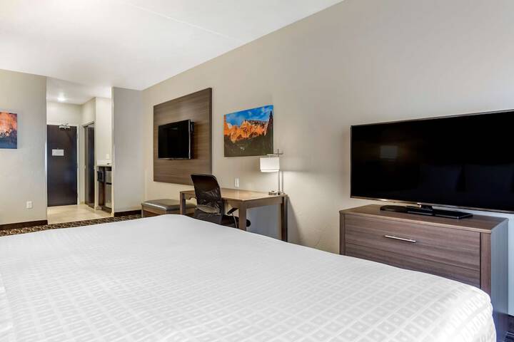 Room 43 of 69
