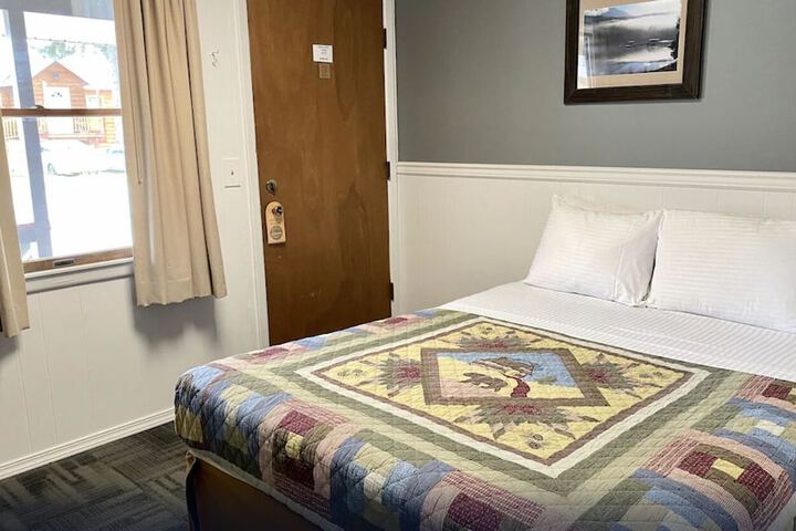 Room 11 of 13