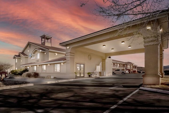 Hotel 4 of 32