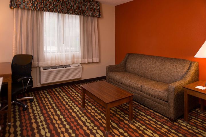 Room 24 of 82