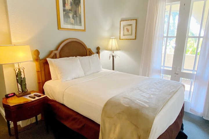 Crystal Bay Historic Hotel