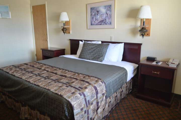 Room 13 of 36