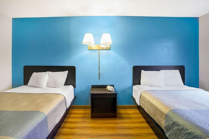 Room 17 of 25